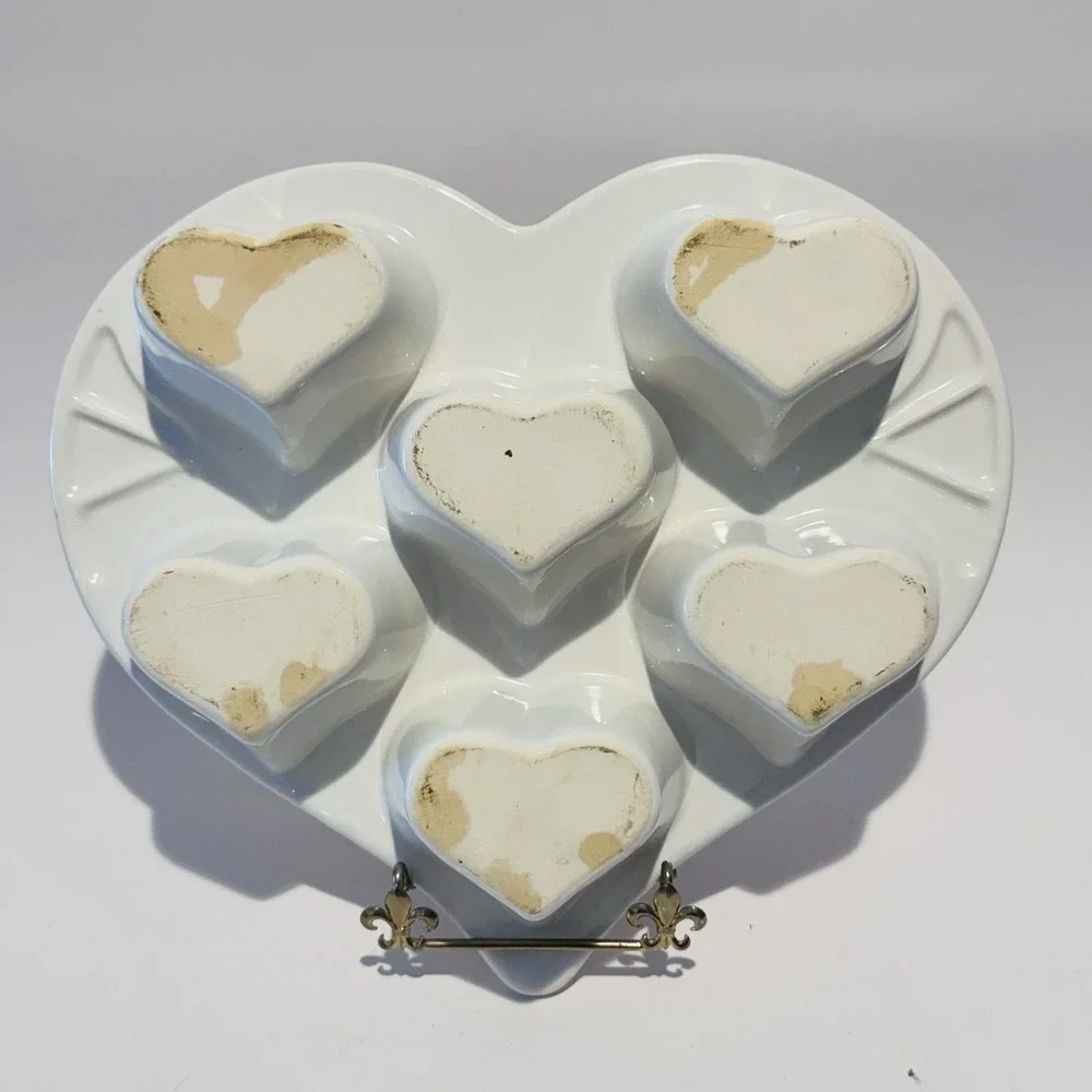 Vintage Red & White Sponge Ware Stoneware Heart Tray 6 Well‎ Heart Mold